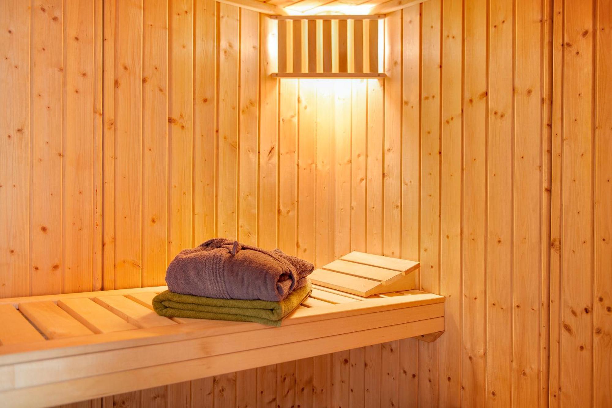 Spawo Mit Sauna Und Whirpool Pfullendorf Exterior foto